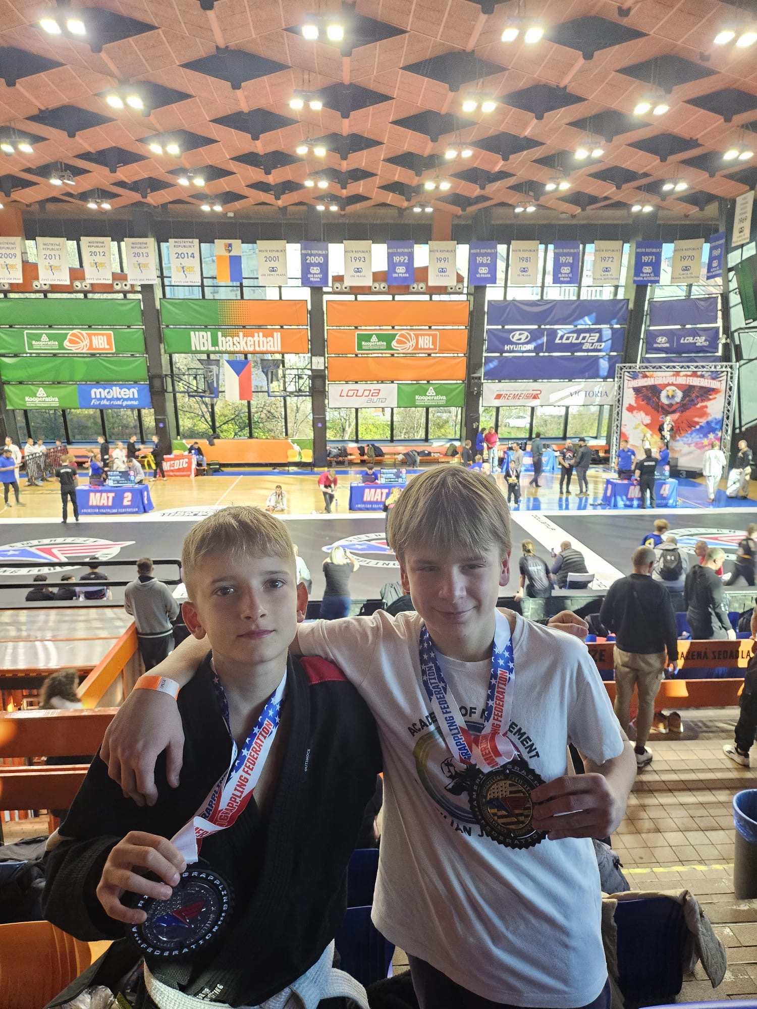 1e9528ad-be5e-4efb-9460-bee527cdcd0b-2