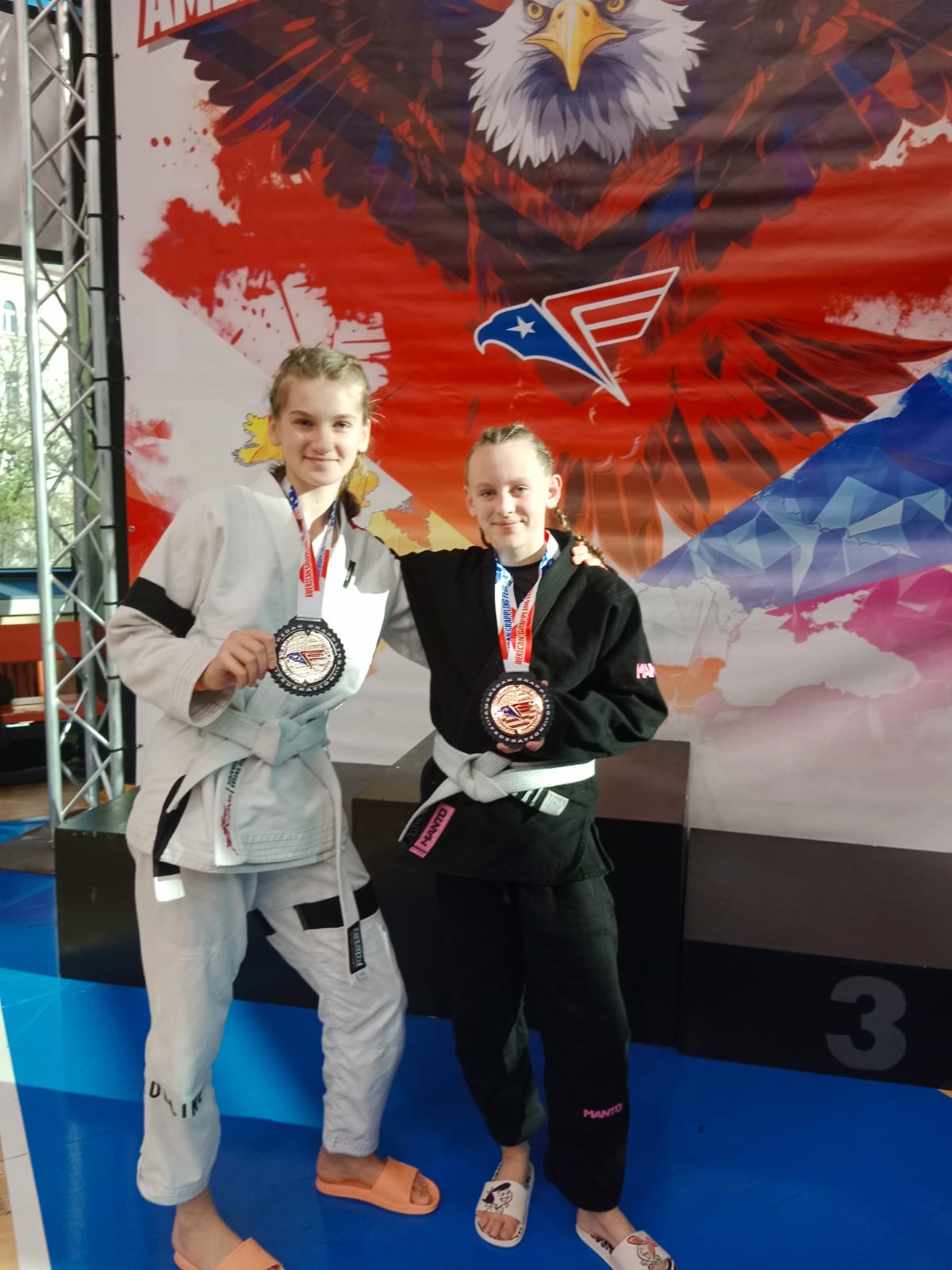 8b913681-c6a9-44aa-b188-563505ba0a28-2