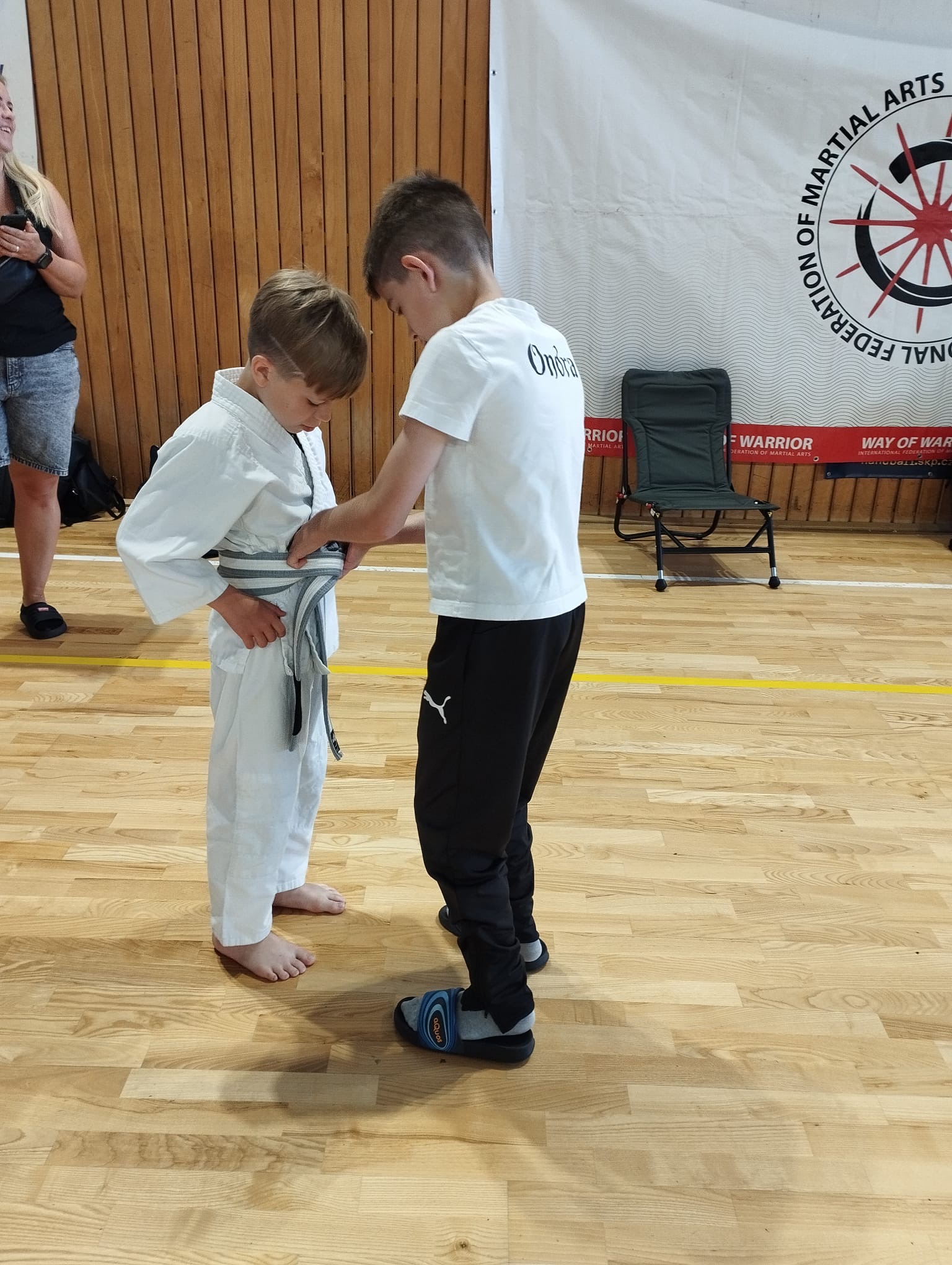 ec374dc9-98e3-4aa6-a8eb-800b170e155d